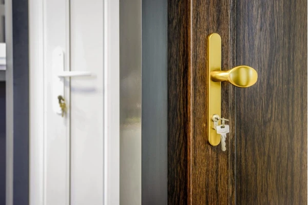 Ce Inseamna o Feronerie de Calitate si Cum o Recunosti la Prima Vedere